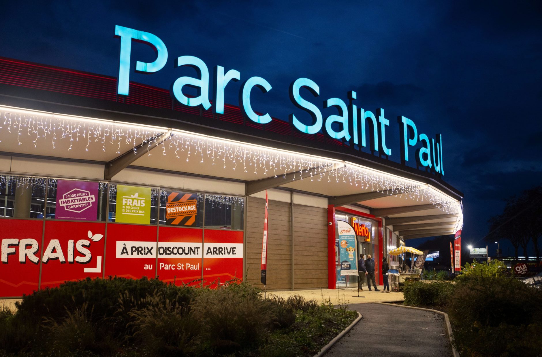 Parc Saint Paul éclairé le soir